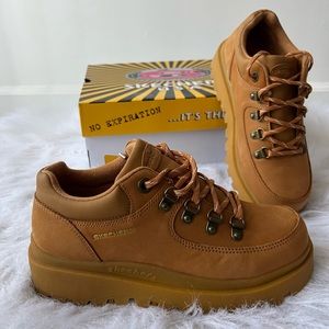 Skechers Shindigs Cool Out Wheat platform shoes women’s 7 NEW with tags and box